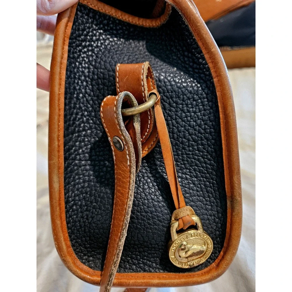 Dooney & Bourke Vintage All Weather Leather Crossbody Bag Black Tan Duck Logo